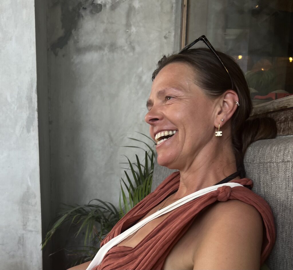 Andrea Neiller lacht